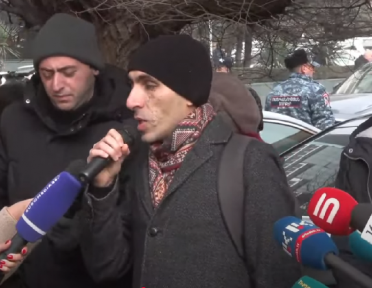 На суде будут унизительные кадры, помните, находящиеся в Баку имеют право говорить что угодно, чтобы вернуться домой живыми, и никто не должен нацеливаться на них — Бегларян