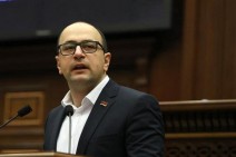 Իշխանության մոտ անհնար է ստացվի Արցախի հանձնումը բարդել ինչ-որ մեկի վրա. այդ մեթոդը չի աշխատելու, ուրիշ սուտ հորինեք. Մամիջանյան (Տեսանյութ)
