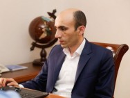 Ցինիզմի ինչ մակարդակ պիտի ունենան ՀՀ իշխանությունները, որ մի կողմից՝  Արցախը հանձնեն թշնամուն, մյուս կողմից՝ բառացիորեն միայնակ մնացած ժողովրդին լկտիաբար մեղադրեն չկռվելու մեջ․ Բեգլարյան