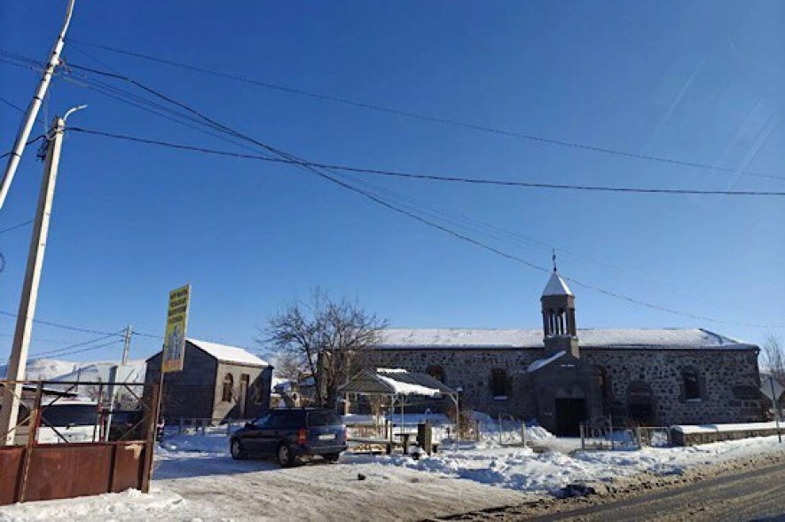 Пострадавший при взрыве в приходском доме церкви Св.Богородицы в городе Мартуни священник доставлен в Ереван