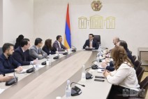Հակոբ Արշակյանը հանդիպել  է բջջային կապի օպերատորների ղեկավարների հետ