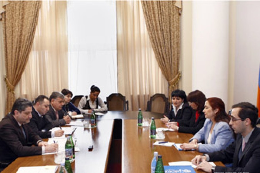 Խորհրդակցություն` երեխաների պաշտպանության խնդիրների վերաբերյալ 
